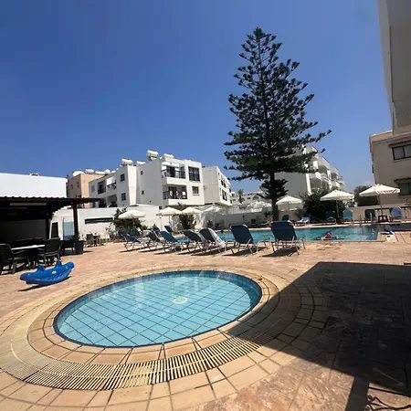 Retrochic * Ayia Napa